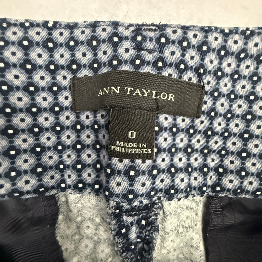 Ann Taylor Dress Pants Women 0 Navy Blue Pockets Geometric Career Ankle Cropped - Picture 6 of 13